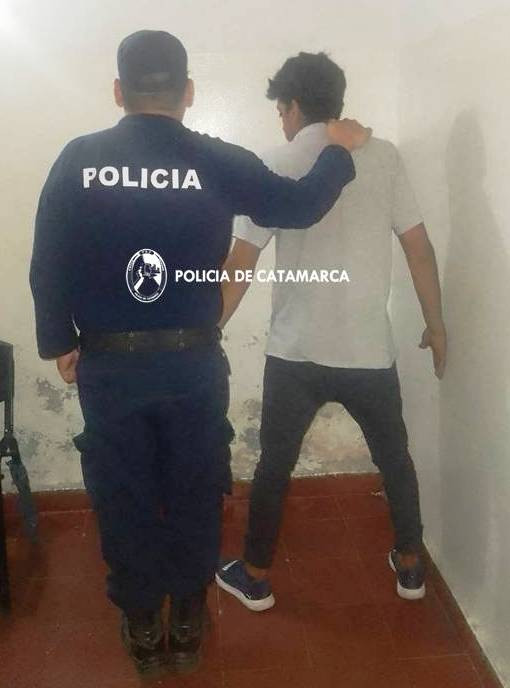 APREHENDEN A UN JOVEN Y RECUPERAN UNA MOTOCICLETA SUSTRAÍDA