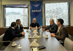 Raúl se reunió con autoridades de ARSAT para avanzar con la extensión de fibra óptica en el interior
