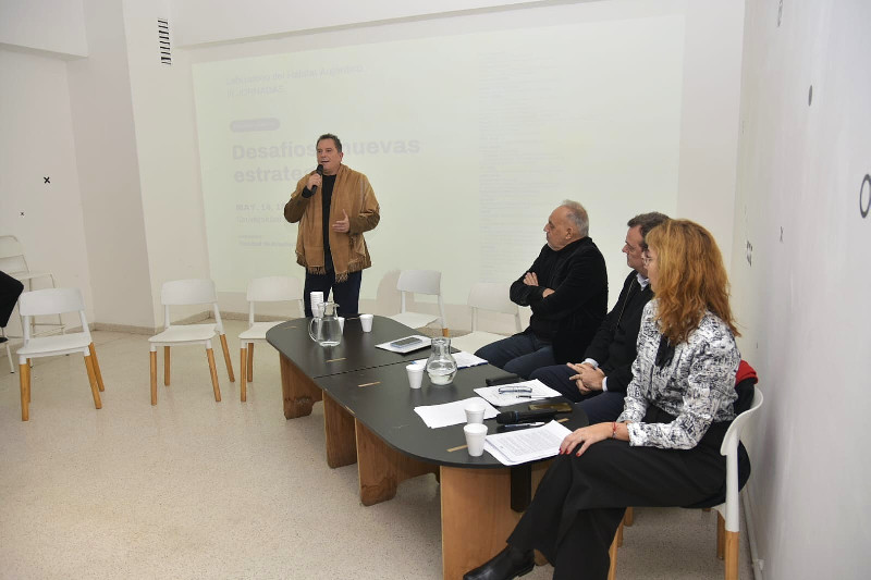 Fidel Sáenz expuso en Córdoba sobre el rol estratégico de la vivienda en el desarrollo económico y social