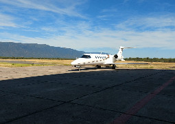 OSEP llevó a cabo un traslado en avión sanitario de urgencia