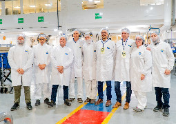 El ministro Castro visitó el complejo industrial de Arcor en Recreo
