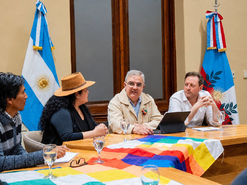 El Gobernador recibió a caciques de comunidades originarias del Norte de Belén