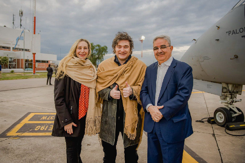 El Gobernador recibió al presidente Javier Milei en su primera visita oficial a Catamarca
